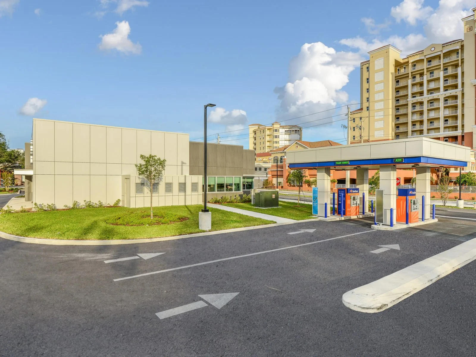 Commercial ventilated façade — SunTrust, Cocoa FL