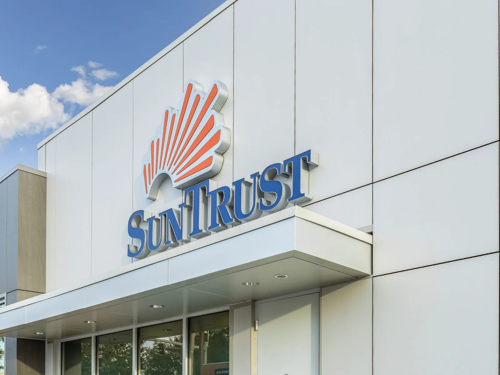 SunTrust — Cocoa, FL — Façade panel & entry