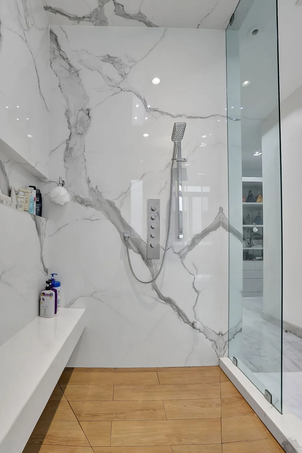 Wieuca Rd — Large-format porcelain bath